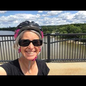 Meet your Posher, Joan